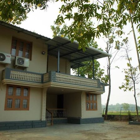 Heal Hive Homestay Палакад Екстериор снимка